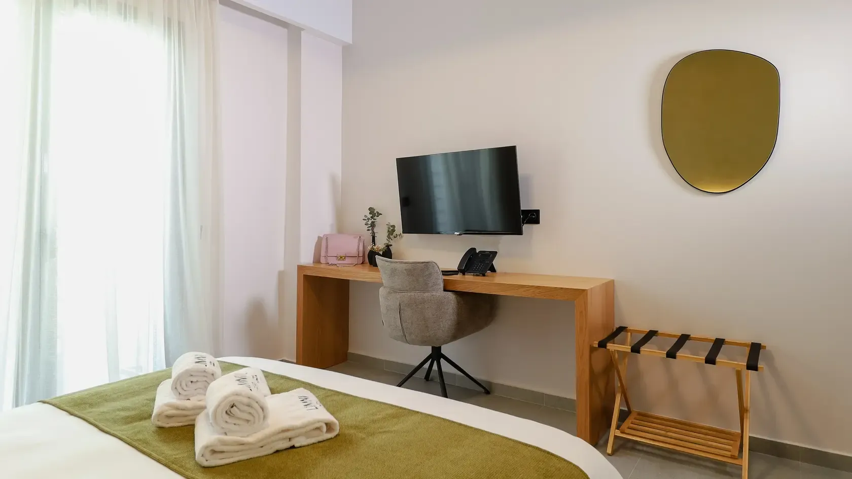 STANDARD DOUBLE ROOM WITH POOL